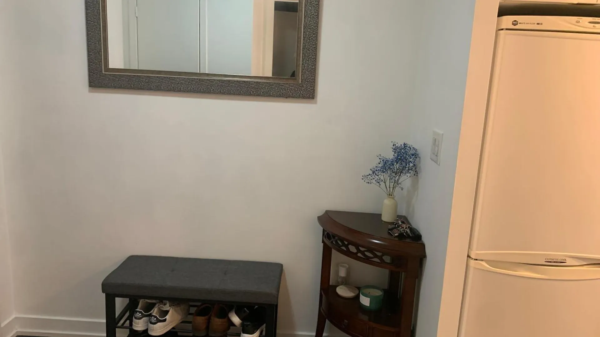 Hidden City Escape In Downtown Toronto Apartment